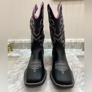 NWOT J’s O.L.E. Black and Pink Western Boots size 9.5 cowgirl Rodeo fun